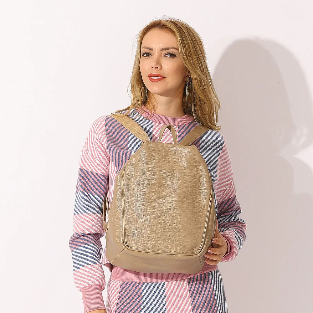 Mochila Feminina Elegante de Couro Genuíno Sofia
