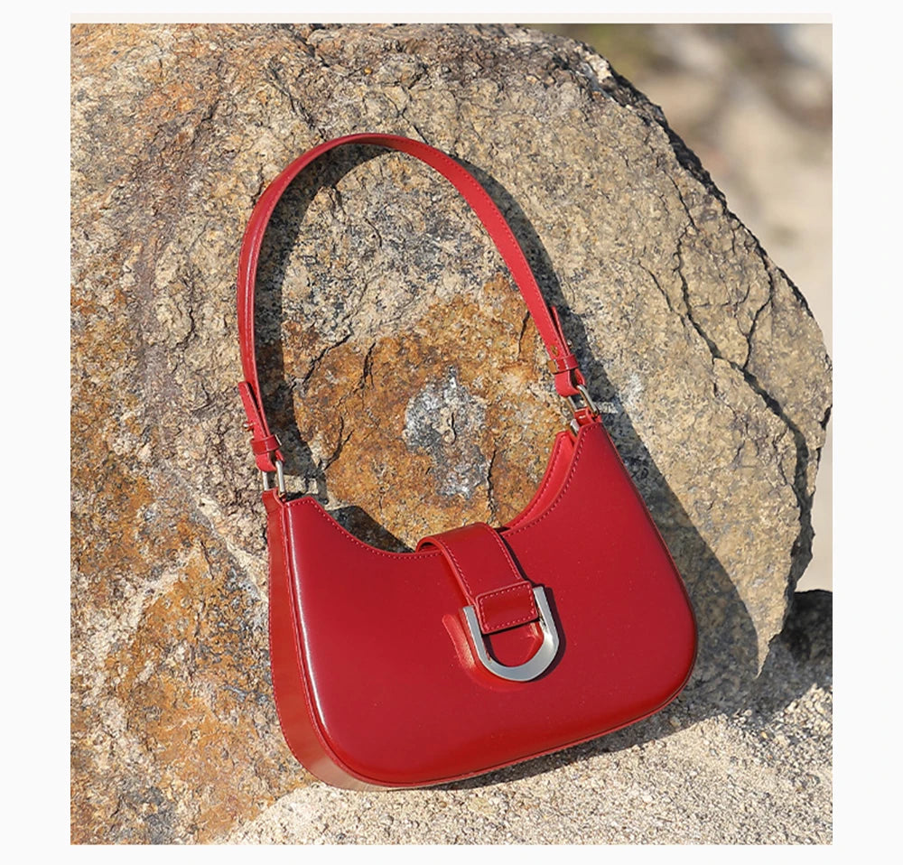 Bolsa de Ombro de Couro Charmosa