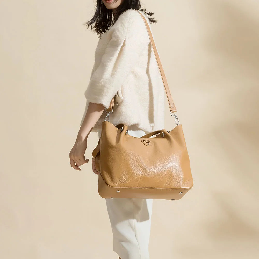 Bolsa Tote de Couro Genuíno Helena | Bucket Bags | Cores variadas | Costas | Vivièn