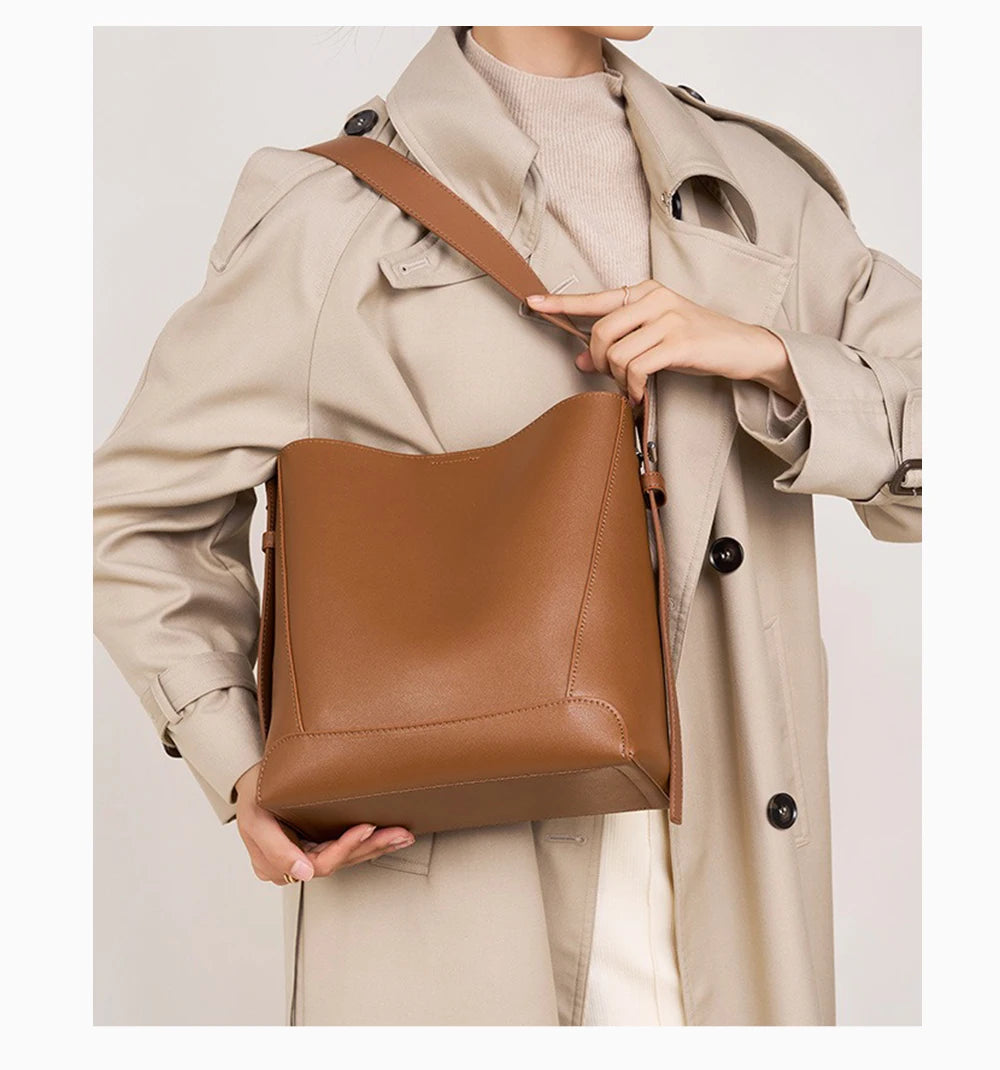 Bolsa Tote de Couro Genuíno Sonia | Bucket Bags | Cores variadas | Detalhe 4 | Vivièn