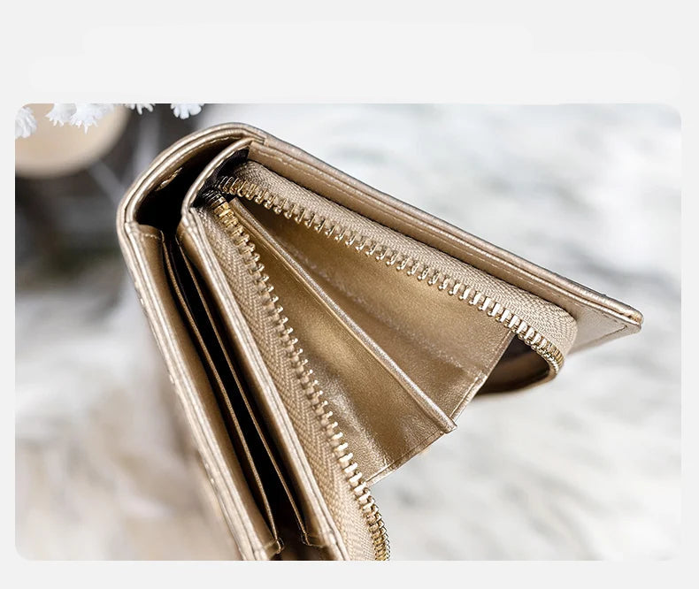 Carteira Feminina de Couro Dominique | Wallets | Dourada | Detalhe 3 | Vivièn