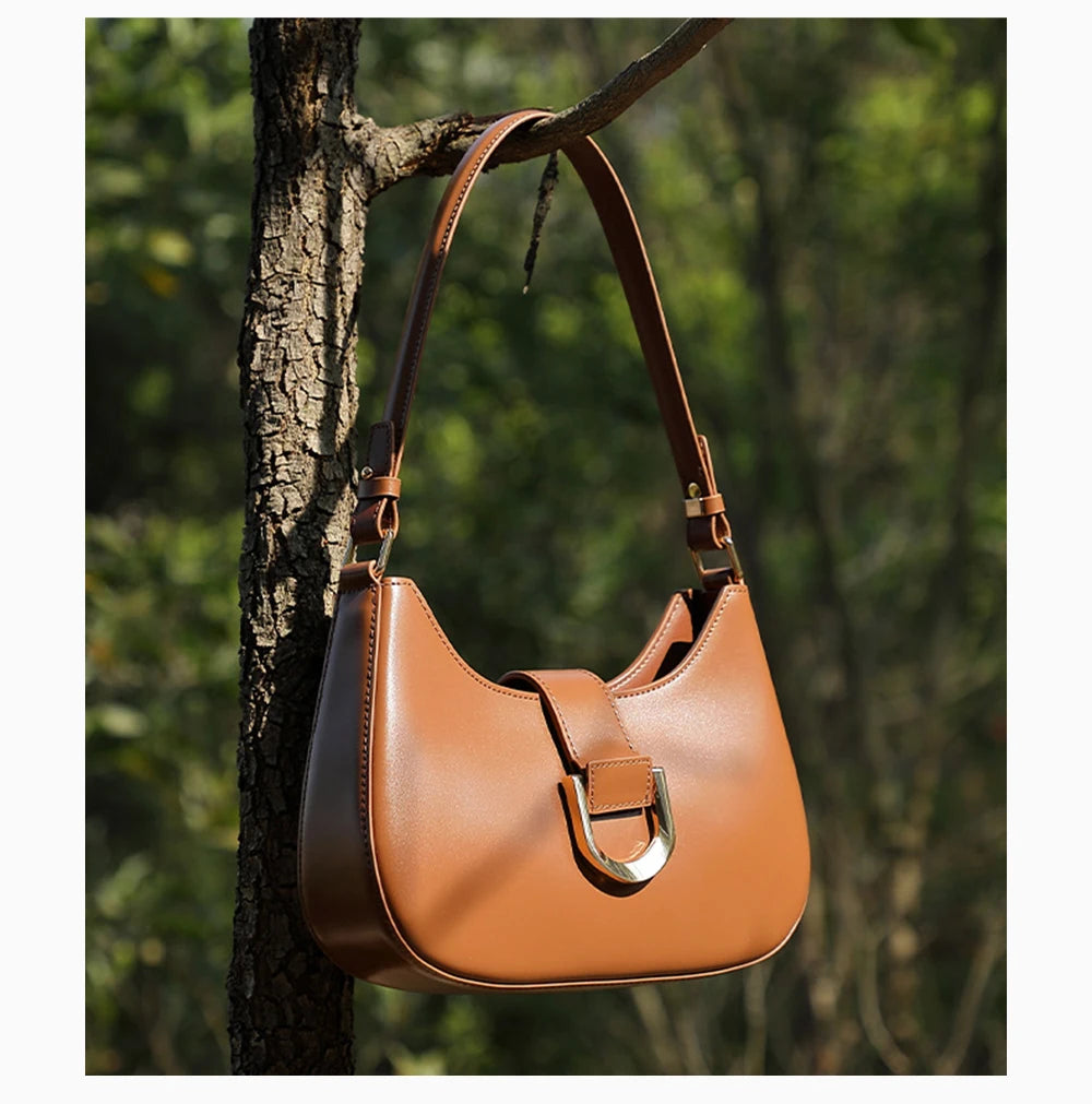 Bolsa de Ombro de Couro Charmosa