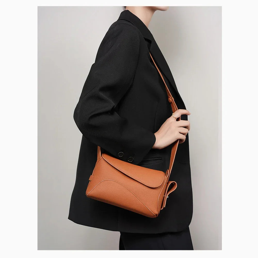 Bolsa de Couro Geométrica – Ombro e Transversal | Shoulder Bags | Cores variadas | Lateral | Vivièn