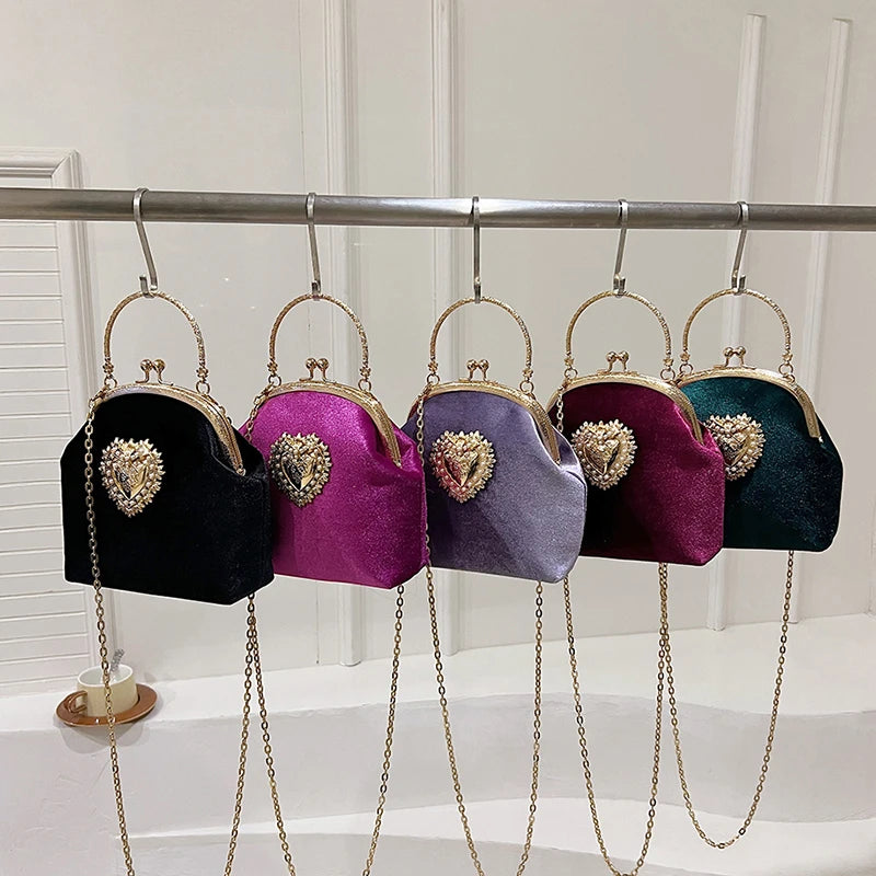 Bolsa Feminina de Veludo Roma | Clutch Bags | Cores variadas | Detalhe 3 | Vivièn