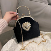 Bolsa Feminina de Veludo Roma | Clutch Bags | Cores variadas | Detalhe 39 | Vivièn