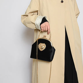 Bolsa Feminina de Veludo Roma | Clutch Bags | Cores variadas | Detalhe 4 | Vivièn