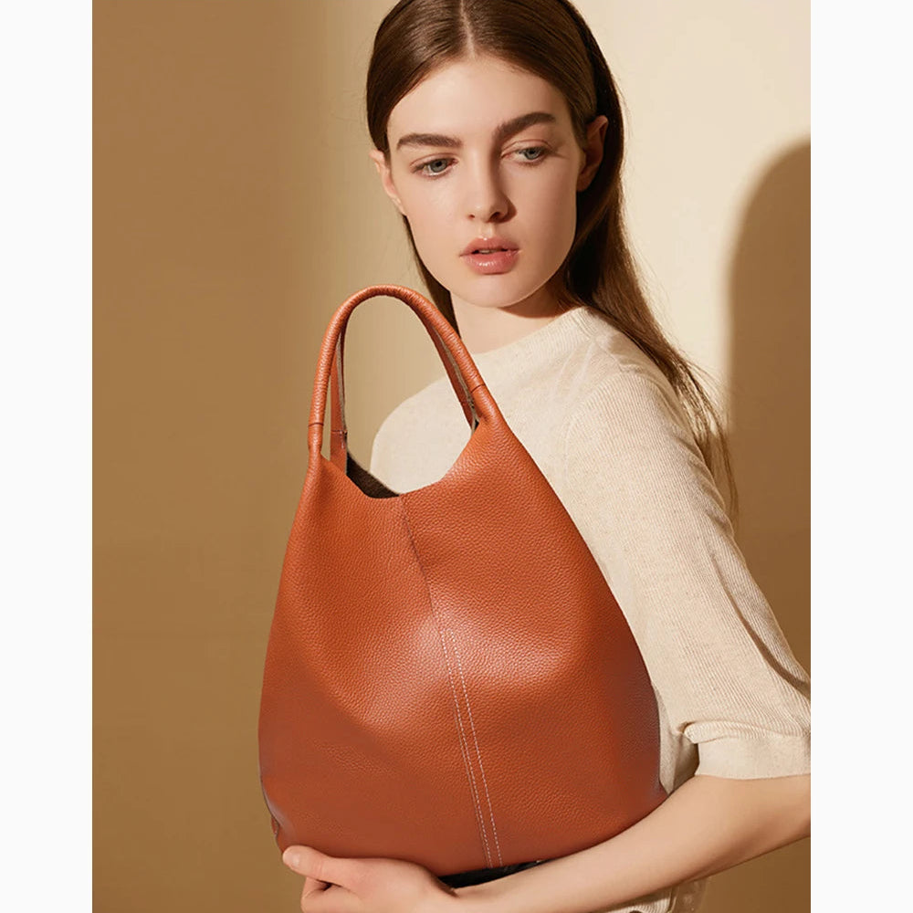 Bolsa Tote de Couro Genuíno Amélie | Bucket Bags | Cores variadas | Detalhe 1 | Vivièn