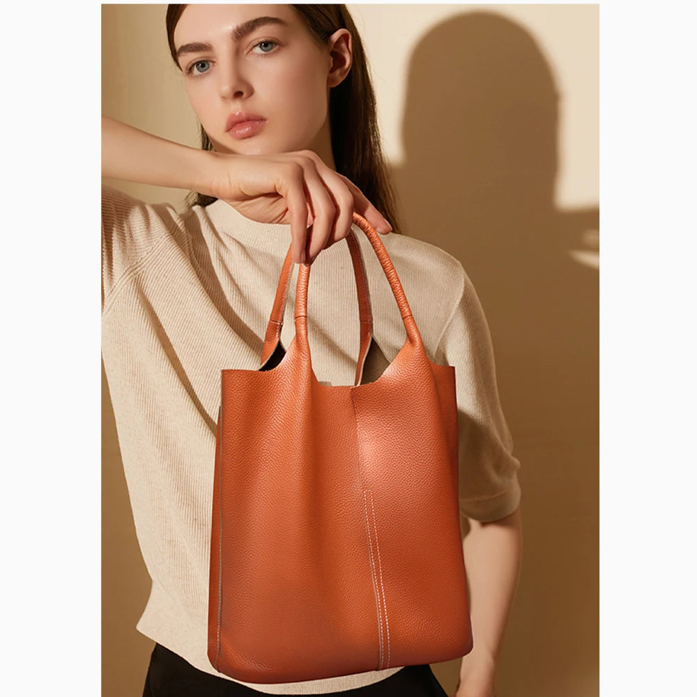 Bolsa Tote de Couro Genuíno Amélie | Bucket Bags | Cores variadas | Detalhe 2 | Vivièn