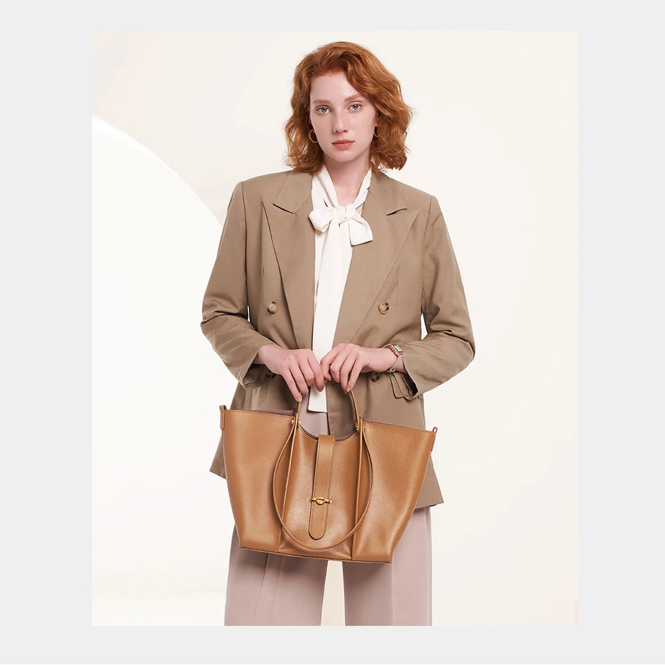 Bolsa Tote de Couro Genuíno Luciana | Bucket Bags | Cores variadas | Detalhe 1 | Vivièn