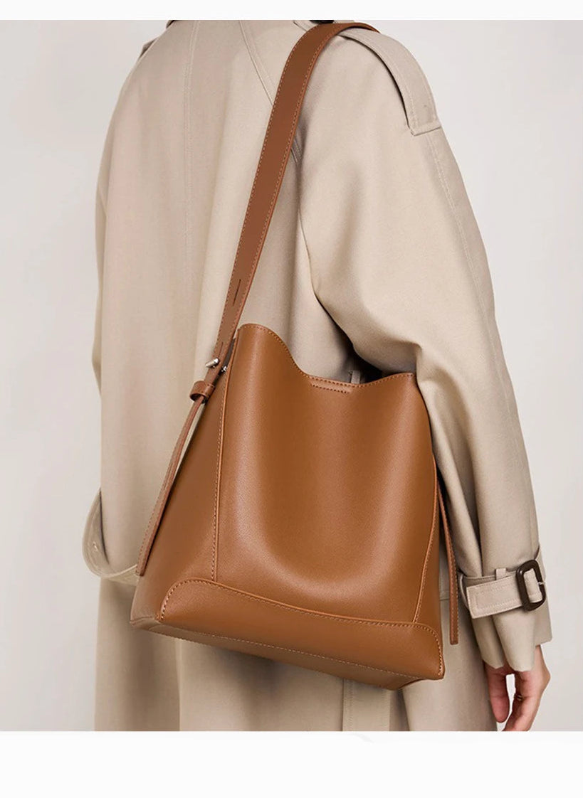Bolsa Tote de Couro Genuíno Sonia | Bucket Bags | Cores variadas | Detalhe 5 | Vivièn