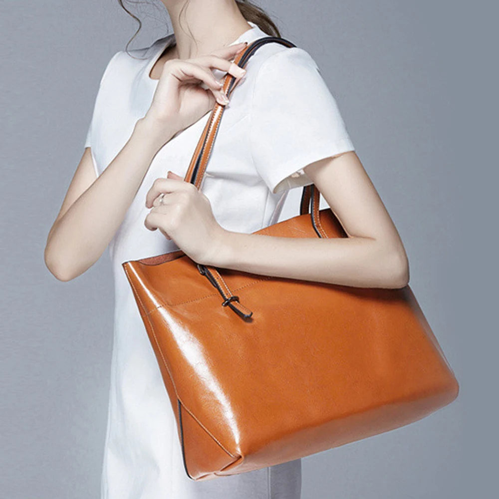 Bolsa Tote de Couro Genuíno Toscana | Bucket Bags | Cores variadas | Costas | Vivièn
