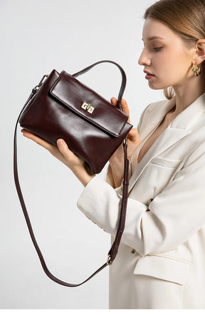 Bolsa Victoire vinho com alça de mão e alça transversal | Vivièn