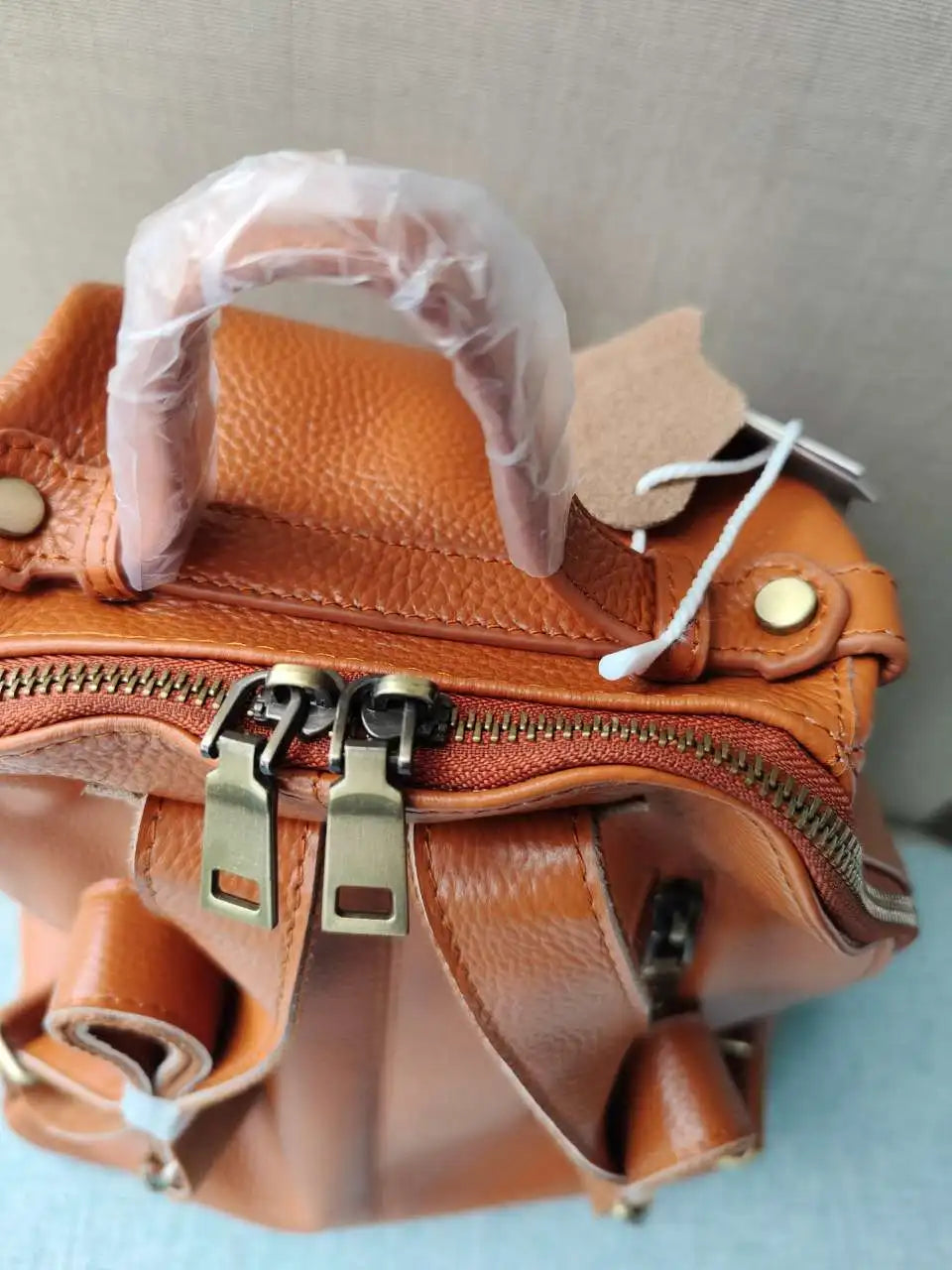Mochila Feminina Elegante de Couro Genuíno Sofia | Backpacks | Cores variadas | Detalhe 18 | Vivièn